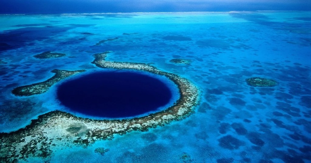 Blue hole Belice