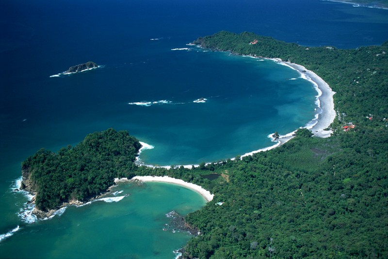 manuel antonio beach costa rica