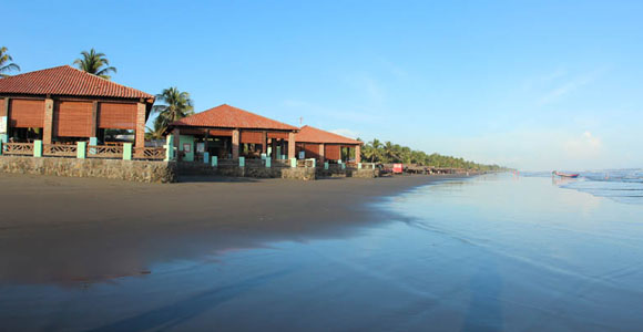Cuco beach El Salvador
