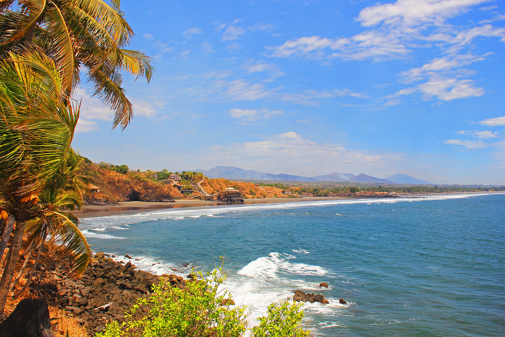 Las Flores Beach in El Salvador