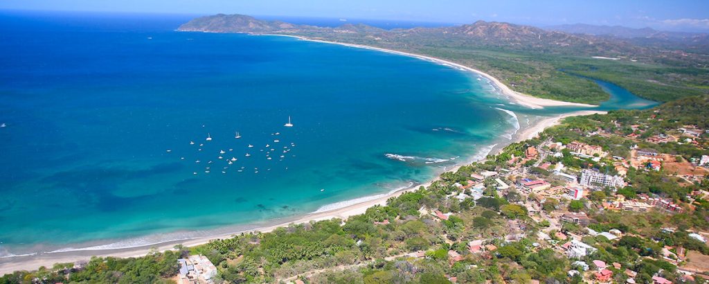 Tamarindo Beach surfing